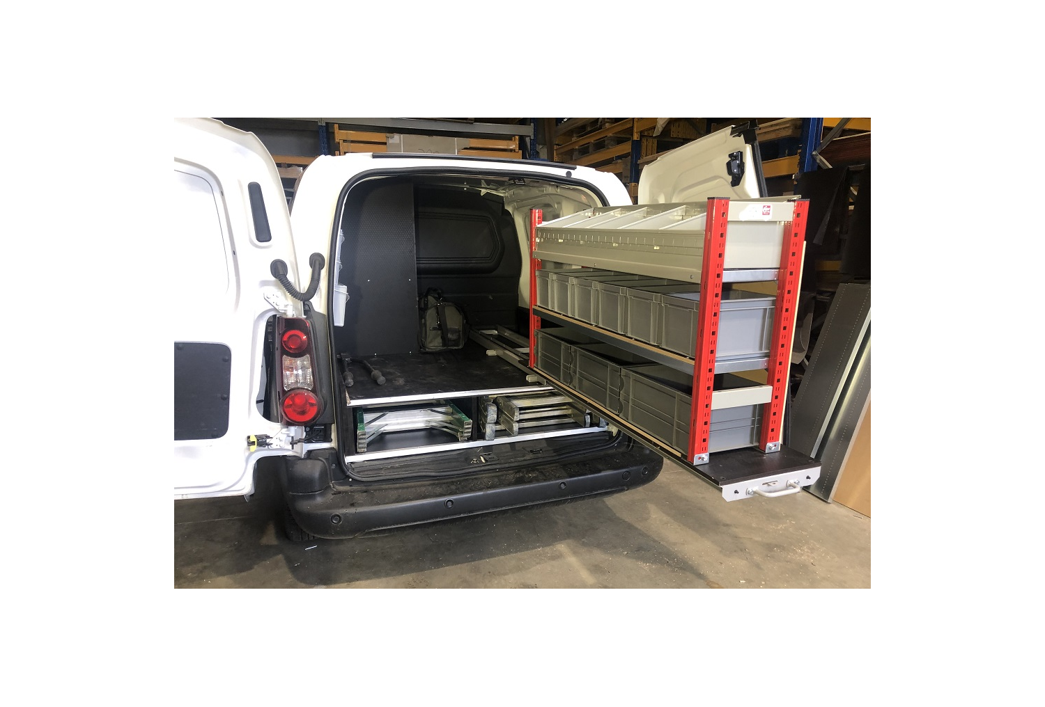 Pull-Out 3 / Small Electrician