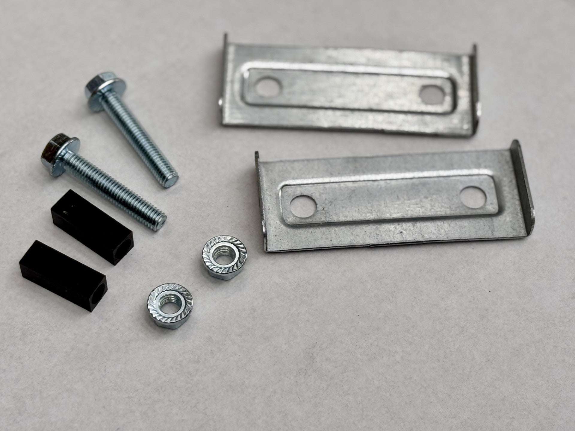 Image of Two ST30 Back to Back Plates with 2 Bolts, 2 Black Inserts and 2 Nuts